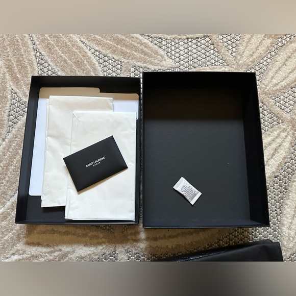 YSL Monogram Large Wallet on chain in Grained Leatherr - Picture 8 of 15